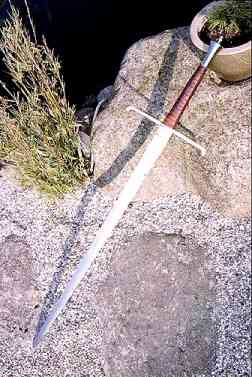 knights_sword.jpg (17857 bytes)